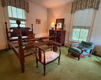Rope bed, vanity bench