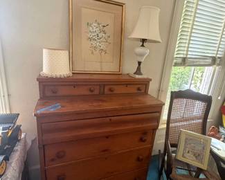 Empire chest