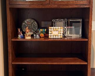 Hutch, cabinet 