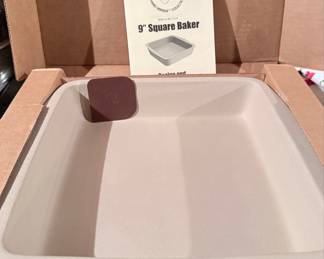 The Pampered Chef Family Heritage Collection 9" Square Baker