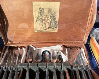 Vintage Wm. Rogers Silverplate Flatware Set in Wooden Chest