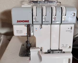 Janome 1110DX Serger