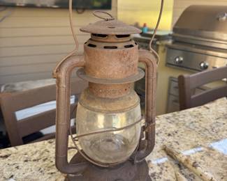 Oil lantern