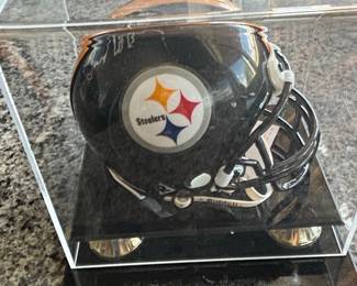 Pittsburgh Steelers Autographed Mini Helmet & Ben Roethlisberger Snow Globe Lot