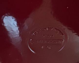 Le Creuset Enameled Cast Iron Round Dutch Oven