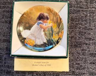 Collectible Zolan plates