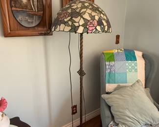 Tiffany Style Rose Floral Leaded Glass Floor Lamp