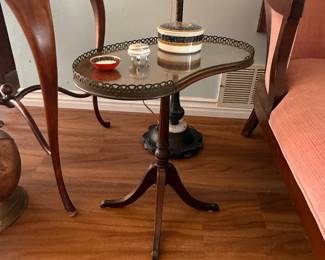 Vintage Ferguson Bros. Kidney-Shaped Mahogany Galleried Side Table
