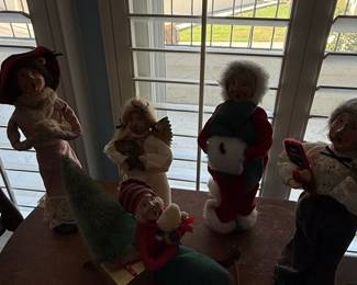 Byers' Choice Carolers Collection