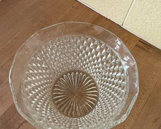 Vintage Indiana Glass Diamond Point Ice Bucket
