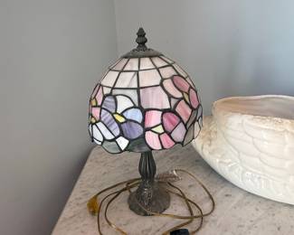 Tiffany-style Stained Glass Accent Lamp