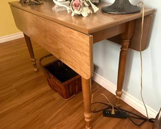 Antique Sheraton Drop Leaf Table