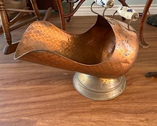 Vintage Hammered Copper Coal Scuttle with Blue Delft Ceramic Handles