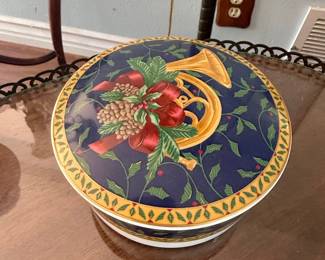 Mikasa Holiday Music Covered Serving Dish