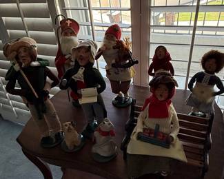 Byers' Choice Carolers Collection
