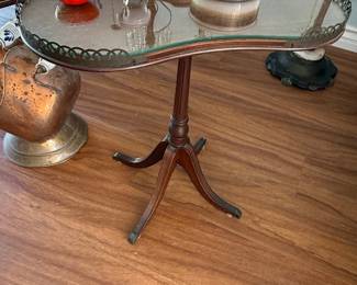 Vintage Duncan Phyfe Style Kidney-Shaped Gallery Tray Wine Table