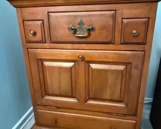 Ethan Allen Heirloom Maple Bedside Commode Night Stand