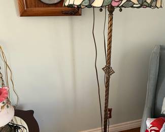 Tiffany Style Floral Leaded Glass Floor Lamp