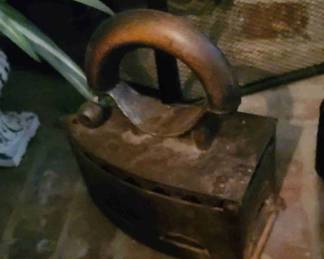 19th Century Antique Cast Iron Charcoal Box Iron. It has a RARE hollow iron design fueled by hot burning embers with intricate original ventilation vents and scalloped rim detailing. HIGHLY COLLECTIBLE!!!