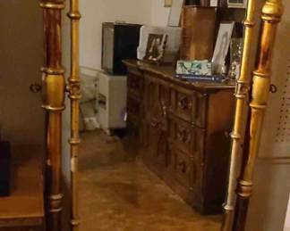 1970s Authentic Vintage PULASKI Faux Bamboo Cheval Mirror in the Hollywood Regency Style. *In EXCELLENT VINTAGE CONDITION and has the Original Factory Tage and Batch Codes on the back of mirror*