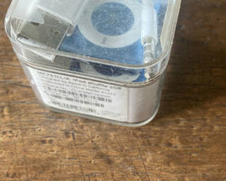 Lot 149: iPod Shuffle and iPod Mini may need repairs