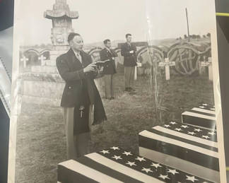 Lot 34: American Troops Burial France wwii Vintage Signal Corps Photo