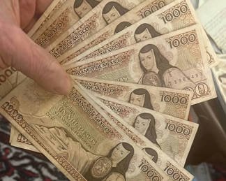 Lot 15: Ten 1000 Mexican Peso Notes Obsolete 1985