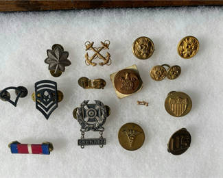 Lot 136: Miscellaneous Lot 9 Military Buttons and Pins