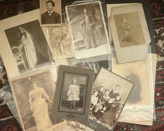 Lot 67: Cabinet Card Photos Of Children Family Portraits 1900