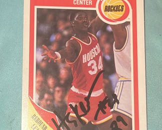 Lot 128: Akeem Elijah Won Houston Rockets Autographed 1989 Fleer Basketball Card With Coa Hof