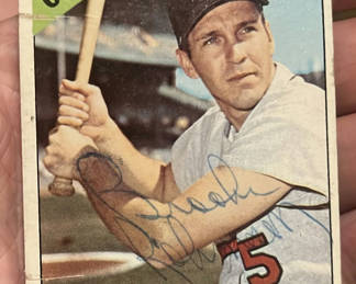 Lot 34: Brooks Robinson Topps 1966 Autographed Baseball Card HOF COA