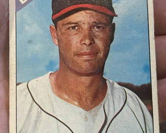 Lot 57: Eddie Matthews Milwaukee, Atlanta Braves Baseball Card Topps 1966