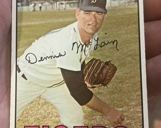 Lot 62: Denny McLain 1977 Topps Baseball Card # 420 Detroit Tigers