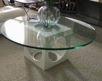 42" Round MCM Cocktail Table w/Cubicle Base