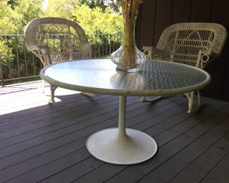 Vintage Brown Jordan Tulip Base 54" Patio Table