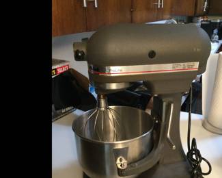 Kitchenaid Proline 325 W Stand Mixer & Meat Grinder Attachment