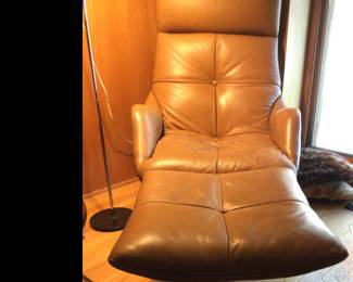 Vintage Leather Tufted Swivel Lounge Chair & Ottoman