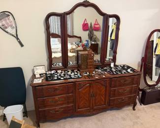 Chest of drawers with mirror, costume jewelry, watch collection