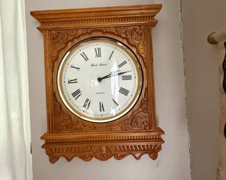 Daniel Dakota quartz wooden wall clock