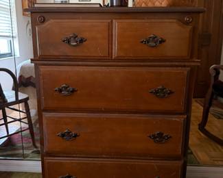 American Colonial-style chest of drawers dresser