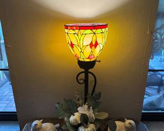 Tiffany-style stained glass table top torchiere lamp