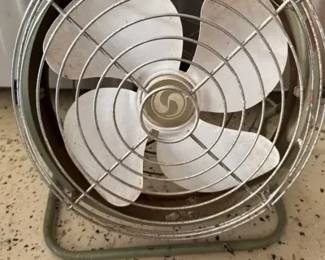Superior Electric Corporation Green 12-Inch Fan – Working