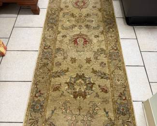 Hand tied Runner