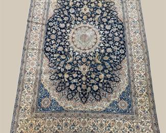 Navy & Ivory Medallion Rug – Intricate Traditional Design