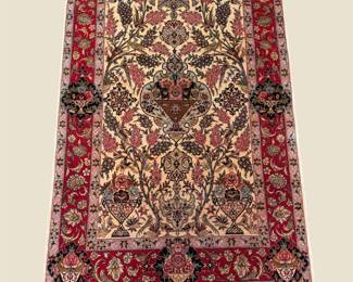 Red & Gold Traditional Rug – Intricate Floral Medallion Design