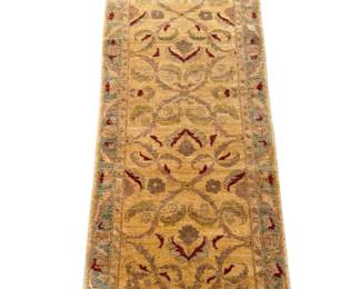 Gold Runner Rug – Warm Floral Pattern
