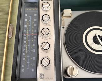 Magnavox Astro-Sonic console stereo/record player