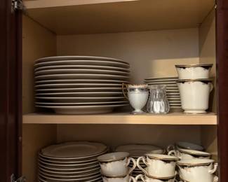 Dinnerware Set