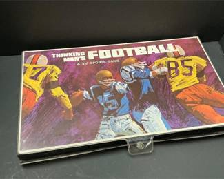 Lot # : 535 - Vintage Thinking Man's Football Game
