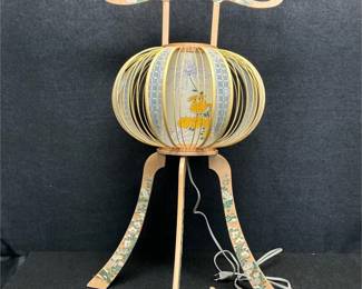 Lot # : 547 - Asian Wood & Paper Lantern Lamp